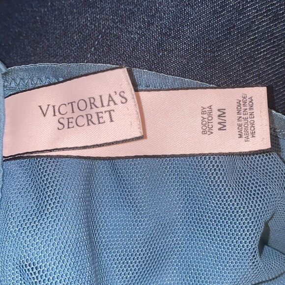✨ Victoria's Secret Front-Close Bralette Crochet Lace✨ - Picture 8 of 8